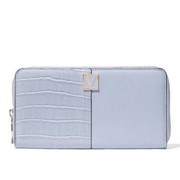 New Victoria's Secret The Victoria Wallet Limited Edition Blue Croc Pebble - Picture 1 of 7